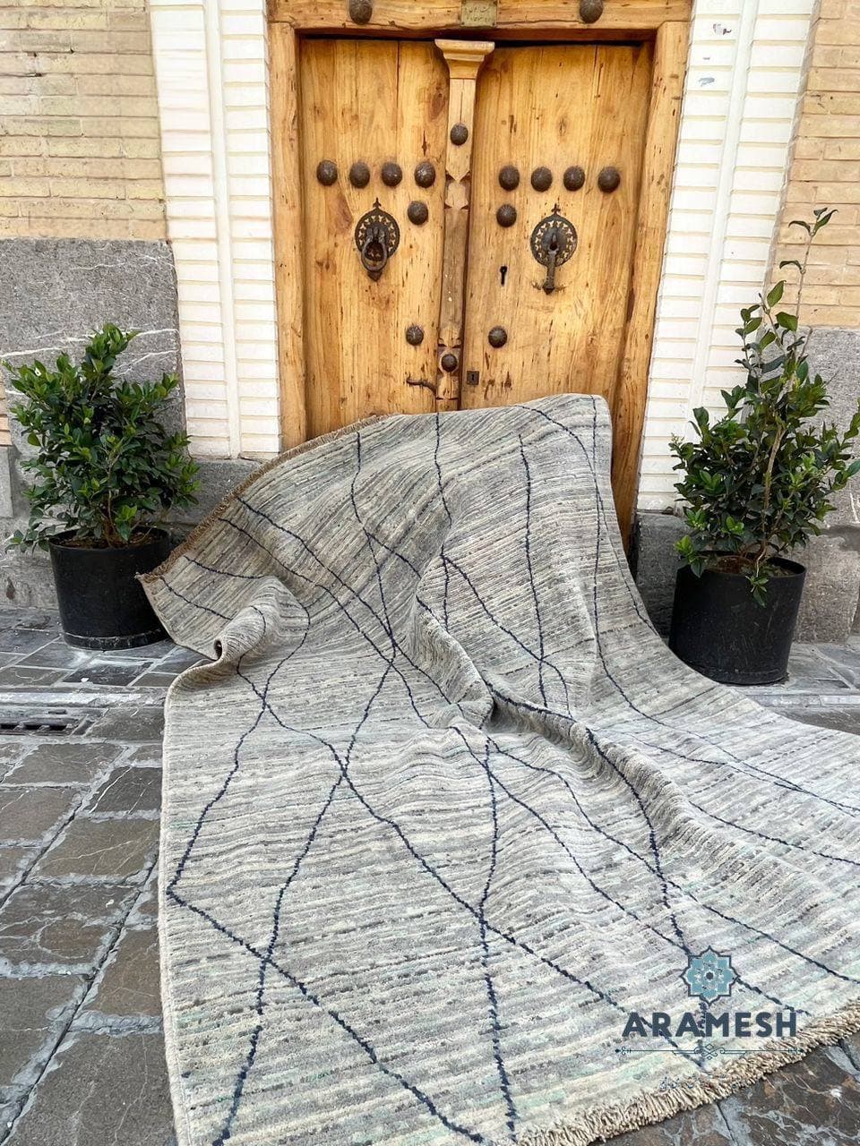 تصویر فرش پشمی جیپور رنگ طوسی کد 01 — نمای 1