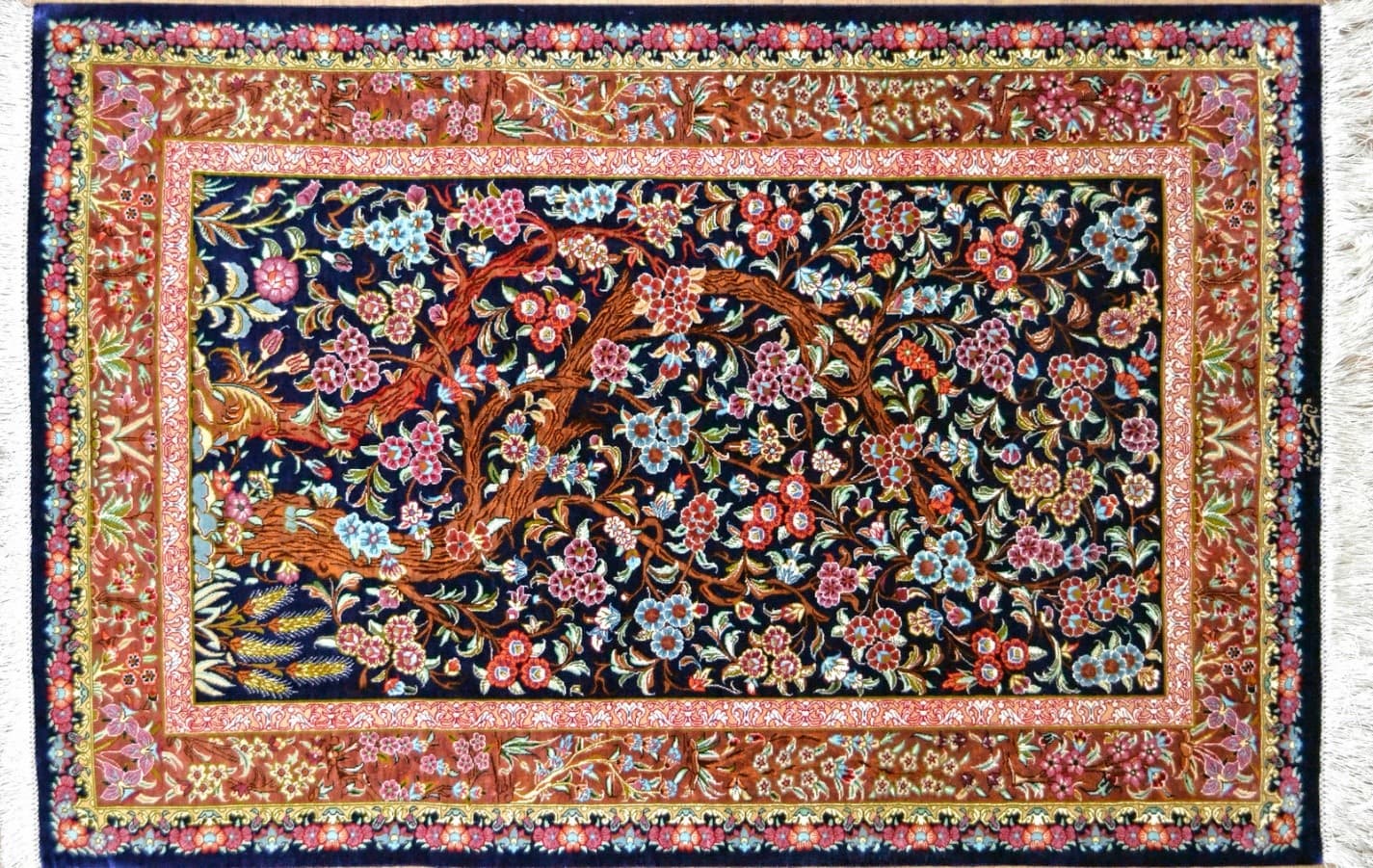 تصویر مقاله چرا فرش گران است؛ عوامل موثر بر قیمت فرش ماشینی