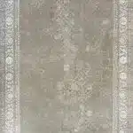 فرش ماشینی 700 شانه طرح لچک ترنج نقره ای کد 71059-nw - نمای نزدیک از جزئیات ظریف طرح لچک ترنج و رنگ نقره‌ای فرش - تصویر شماره 1